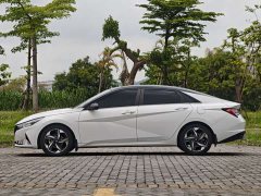 Hyundai Elantra 1.5L CVT Luxury - ფოტო 14