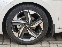 Hyundai Elantra 1.5L CVT Luxury - ფოტო 16