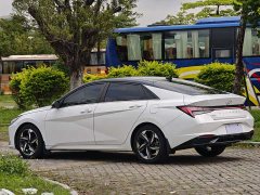 Hyundai Elantra 1.5L CVT Luxury - ფოტო 17