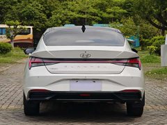 Hyundai Elantra 1.5L CVT Luxury - ფოტო 18