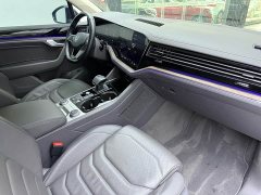 Volkswagen Touareg 2021 2.0TSI Ruishang Edition - ფოტო 20