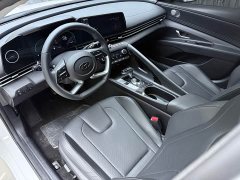 Hyundai Elantra 2023 1.5L CVT Luxury - ფოტო 12