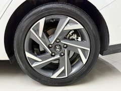 Hyundai Elantra 2023 1.5L CVT Luxury - ფოტო 3