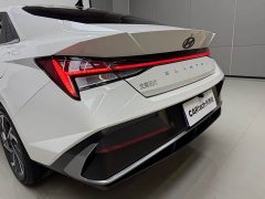 Hyundai Elantra 2023 1.5L CVT Luxury - ფოტო 7