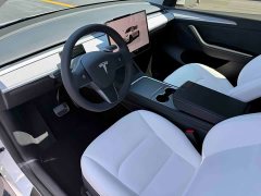 Tesla Model Y Long Range All-Wheel Drive - ფოტო 9
