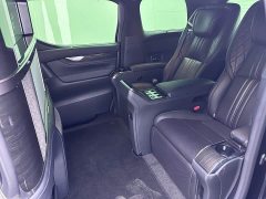 Lexus LM 2020 300h Four-Seat Royal Edition - ფოტო 18