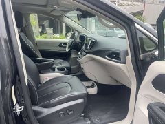 Dodge Caravan Chrysler Pacifica PHEV (Imported) 2019 3.6L Plug-in Hybrid - photo 17