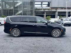 Dodge Caravan Chrysler Pacifica PHEV (Imported) 2019 3.6L Plug-in Hybrid - photo 4
