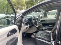 Dodge Caravan Chrysler Pacifica PHEV (Imported) 2019 3.6L Plug-in Hybrid - photo 8
