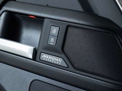 Land Rover Defender 2025 110 3.0T P400 X - ფოტო 15