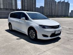 Dodge Caravan Chrysler Pacifica PHEV (Imported) 2019 3.6L Plug-in Hybrid - photo 2