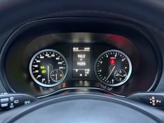 Mercedes-Benz Vito 2021 2.0T Elite 7-Seater - ფოტო 15