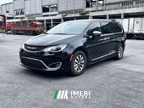 2025 Dodge Caravan Chrysler Pacifica PHEV (Imported) 2019 3.6L Plug-in Hybrid - car from China