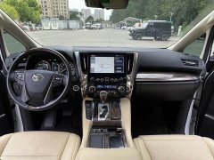 Toyota Vellfire 2021 Crown Hybrid 2.5L HV Premium Edition - ფოტო 11