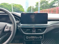 Ford Focus Hatchback EcoBoost 180 Automatic ST Line - ფოტო 10