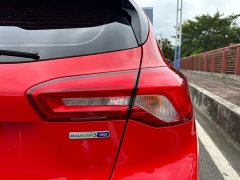 Ford Focus Hatchback EcoBoost 180 Automatic ST Line - ფოტო 13