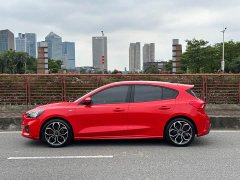 Ford Focus Hatchback EcoBoost 180 Automatic ST Line - ფოტო 5