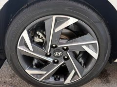 Hyundai Elantra 1.5L CVT Luxury - ფოტო 17
