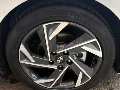 Hyundai Elantra 1.5L CVT Luxury - ფოტო 18