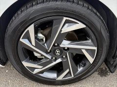 Hyundai Elantra 1.5L CVT Luxury - ფოტო 19