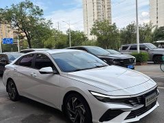 Hyundai Elantra 1.5L CVT Luxury - ფოტო 3