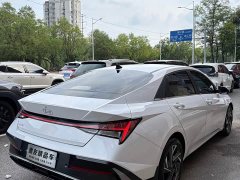 Hyundai Elantra 1.5L CVT Luxury - ფოტო 4