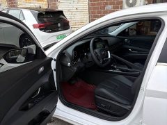Hyundai Elantra 1.5L CVT Luxury - ფოტო 7