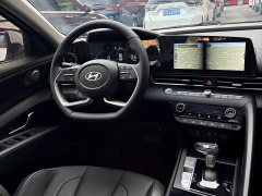 Hyundai Elantra 1.5L CVT Luxury - ფოტო 9