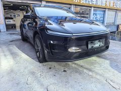 Tesla Model Y Rear-Wheel Drive - ფოტო 3