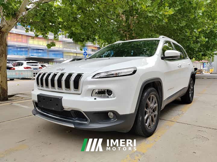 Jeep Liberty Light 2020 2.0L FWD Classic Sport Edition - ავტომობილი ჩინეთიდან