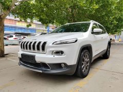 Jeep Liberty Light 2020 2.0L FWD Classic Sport Edition - ფოტო 1