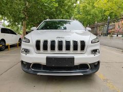 Jeep Liberty Light 2020 2.0L FWD Classic Sport Edition - ფოტო 2