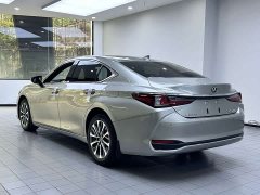 Lexus ES 260 Excellence Edition - ფოტო 10
