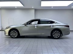 Lexus ES 260 Excellence Edition - ფოტო 9