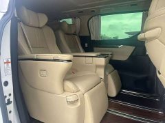 Toyota Alphard Hybrid 2.5L Premium Edition - ფოტო 9