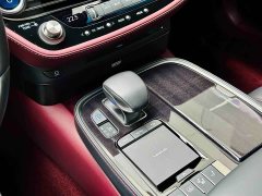 Lexus LS 500h Executive - ფოტო 10