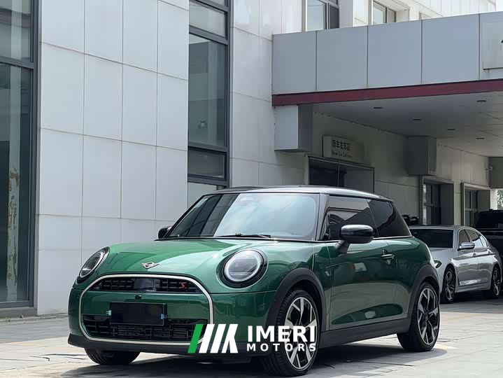 BMW MINI 2.0T COOPER S Artist 3-Door
