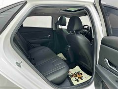 Hyundai Elantra 1.5L CVT GLX Elite - ფოტო 15