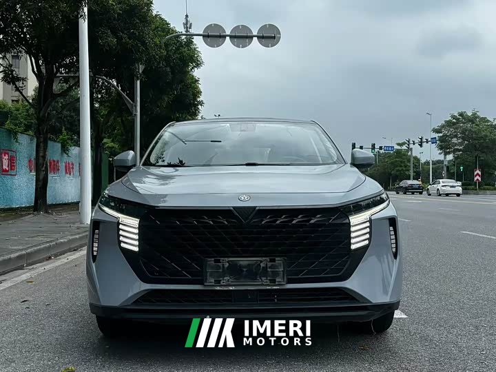 Nissan Qichen Dà V 260T Custom Edition Idol - ავტომობილი ჩინეთიდან