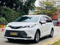 Toyota Sienna 2.5L Hybrid Luxury - ფოტო 1