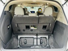 Toyota Sienna 2.5L Hybrid Luxury - ფოტო 19