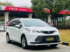 Toyota Sienna 2.5L Hybrid Luxury - ფოტო 2