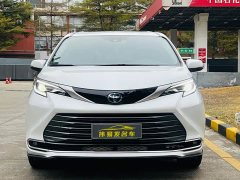 Toyota Sienna 2.5L Hybrid Luxury - ფოტო 3