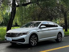 Volkswagen Sagitar 300TSI DSG Excellence Edition - ფოტო 1