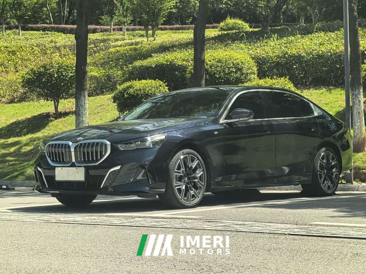 BMW 5 Series 530Li Luxury M Sport Package - ავტომობილი ჩინეთიდან