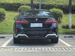 BMW 5 Series 530Li Luxury M Sport Package - ფოტო 12