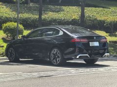 BMW 5 Series 530Li Luxury M Sport Package - ფოტო 13