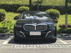BMW 5 Series 530Li Luxury M Sport Package - ფოტო 2