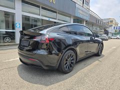 Tesla Model Y Rear-Wheel Drive - ფოტო 8