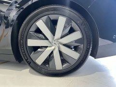 Li Auto i6 Four-Wheel Drive Standard Edition - ფოტო 14